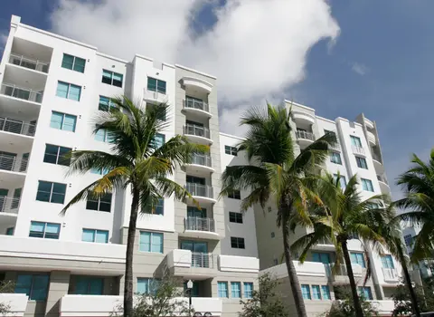 HOA painting companies FL completing condo exterior painting in South Florida