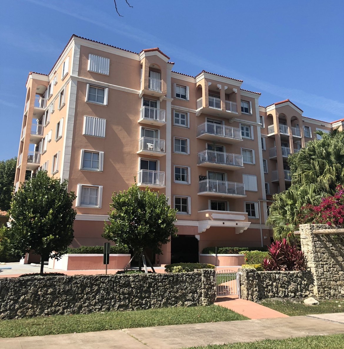 Painting Contractor Doral FL | Gonzalez Painting & Waterproofing INC IMG 9890